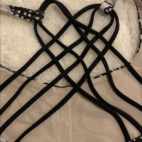 Free to be wild lululemon - Picture 3 of 7